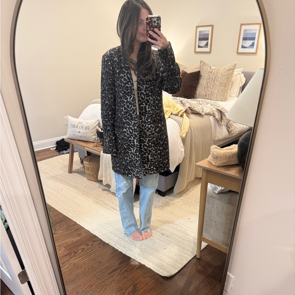 Johnston & Murphy Black and Gray Leopard Print Coat - Picture 6 of 9